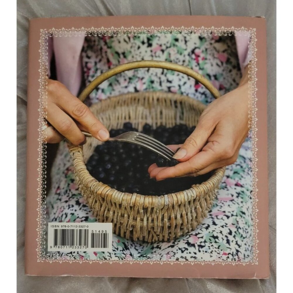 Vintage Tea Party Cookbook Hardcover | Carolyn Caldicott | Frances Lincoln | Tea - Picture 13 of 15